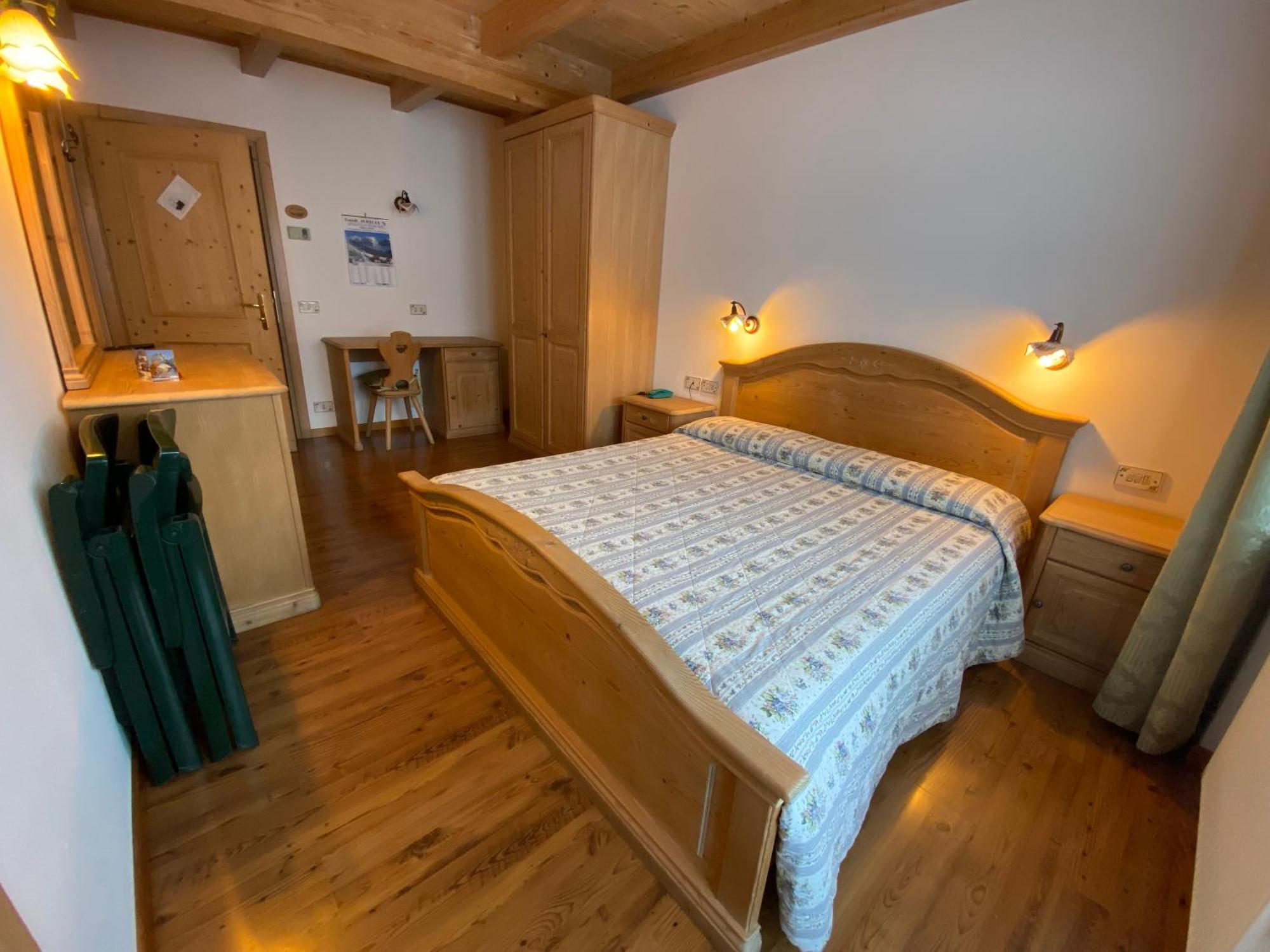 Garni Ladinia Hotel Pescul Ngoại thất bức ảnh